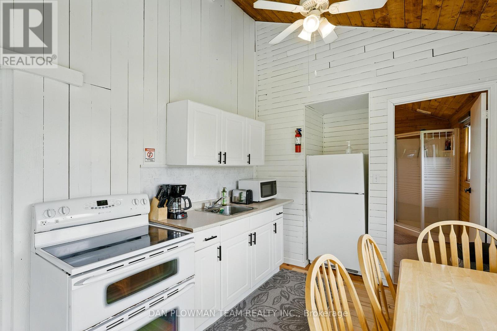 184 Chapman Drive, Magnetawan, Ontario  P0A 1C0 - Photo 12 - X12211322