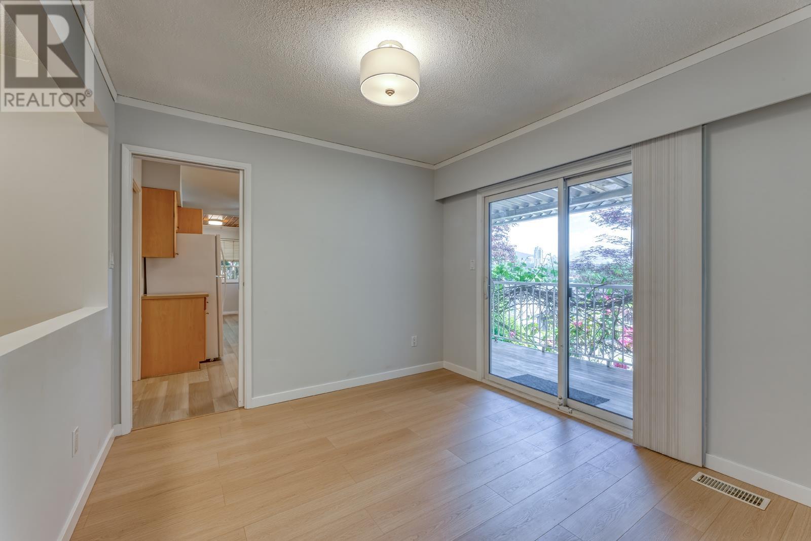 1026 Saddle Street, Coquitlam, British Columbia  V3C 3W3 - Photo 6 - R3010126