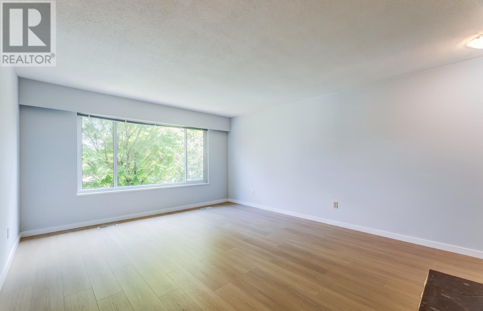 1026 Saddle Street, Coquitlam, British Columbia  V3C 3W3 - Photo 5 - R3010126