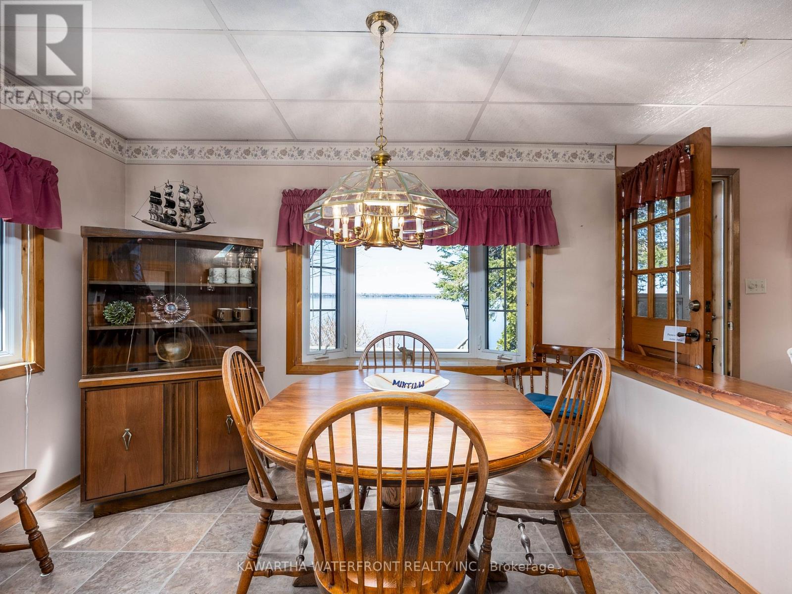 6 Oriole Road, Kawartha Lakes (Fenelon Falls), Ontario  K0M 1N0 - Photo 11 - X12211360