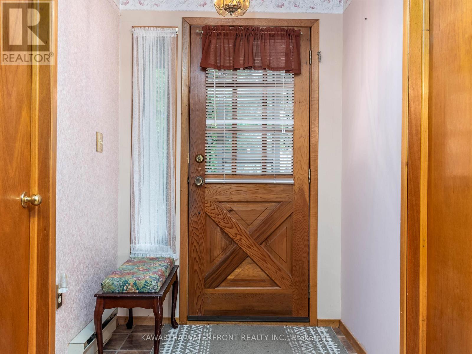 6 Oriole Road, Kawartha Lakes (Fenelon Falls), Ontario  K0M 1N0 - Photo 6 - X12211360
