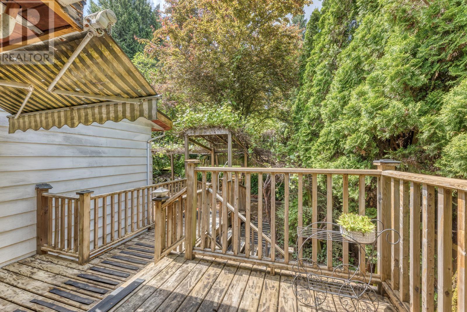1026 Saddle Street, Coquitlam, British Columbia  V3C 3W3 - Photo 27 - R3010126