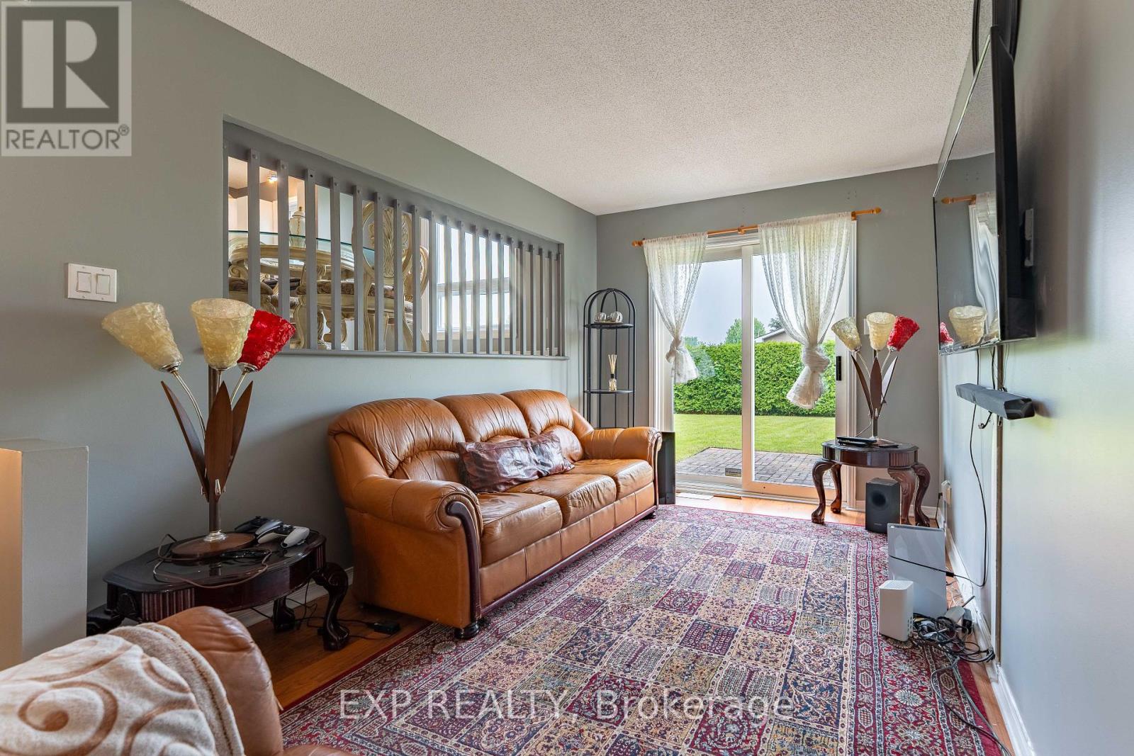 3379 Descotes Circle, Clarence-Rockland, Ontario  K4K 1A8 - Photo 8 - X12211358