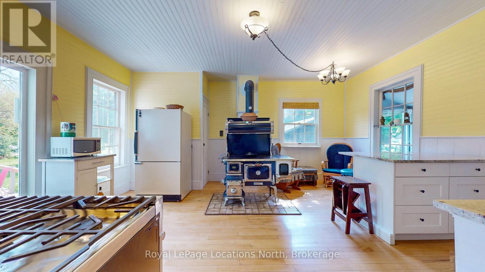 4219 County 124 Road, Clearview, Ontario  L0M 1P0 - Photo 19 - S12211332