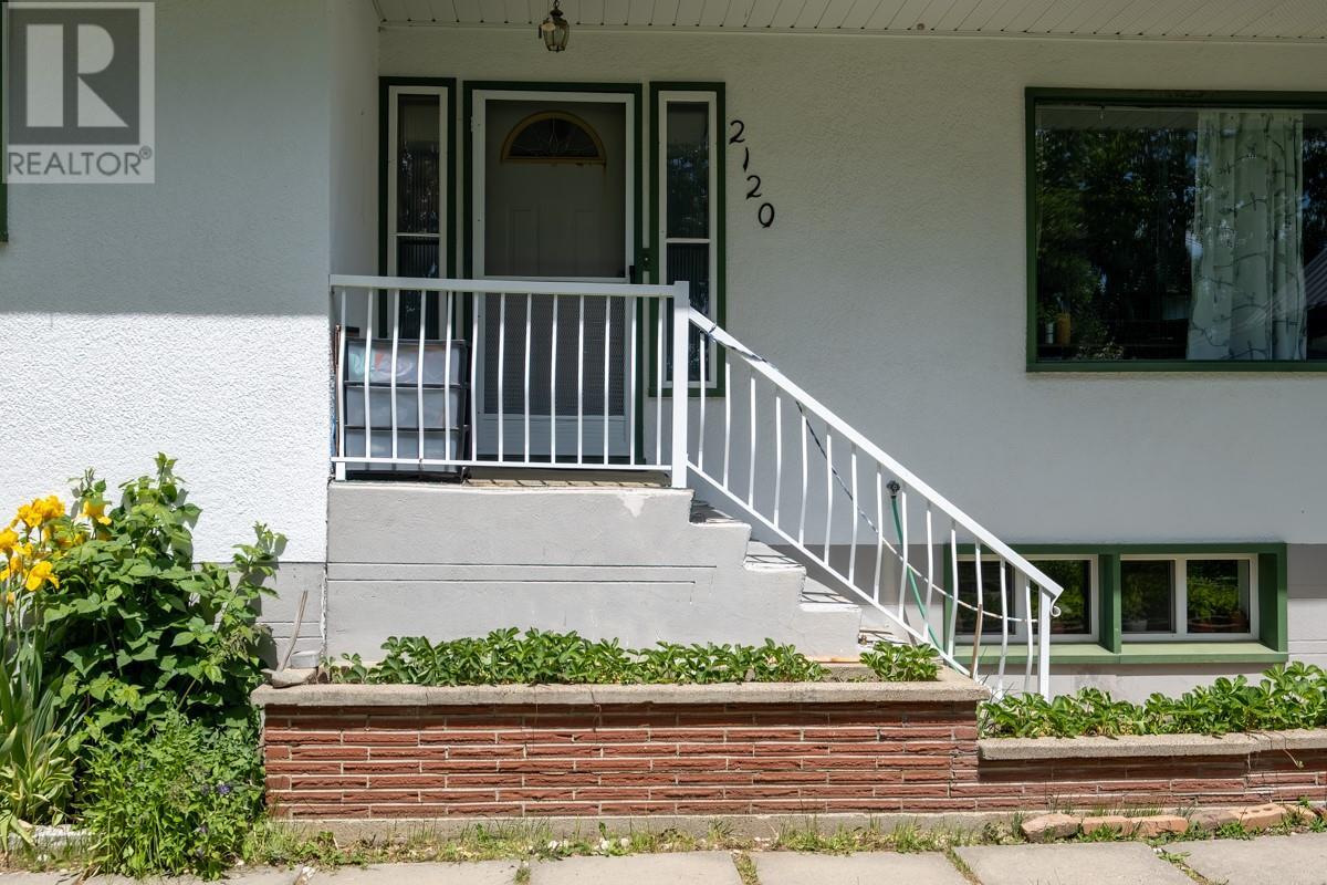 2120 Third Avenue, Rossland, British Columbia  V0G 1Y0 - Photo 13 - 10349304