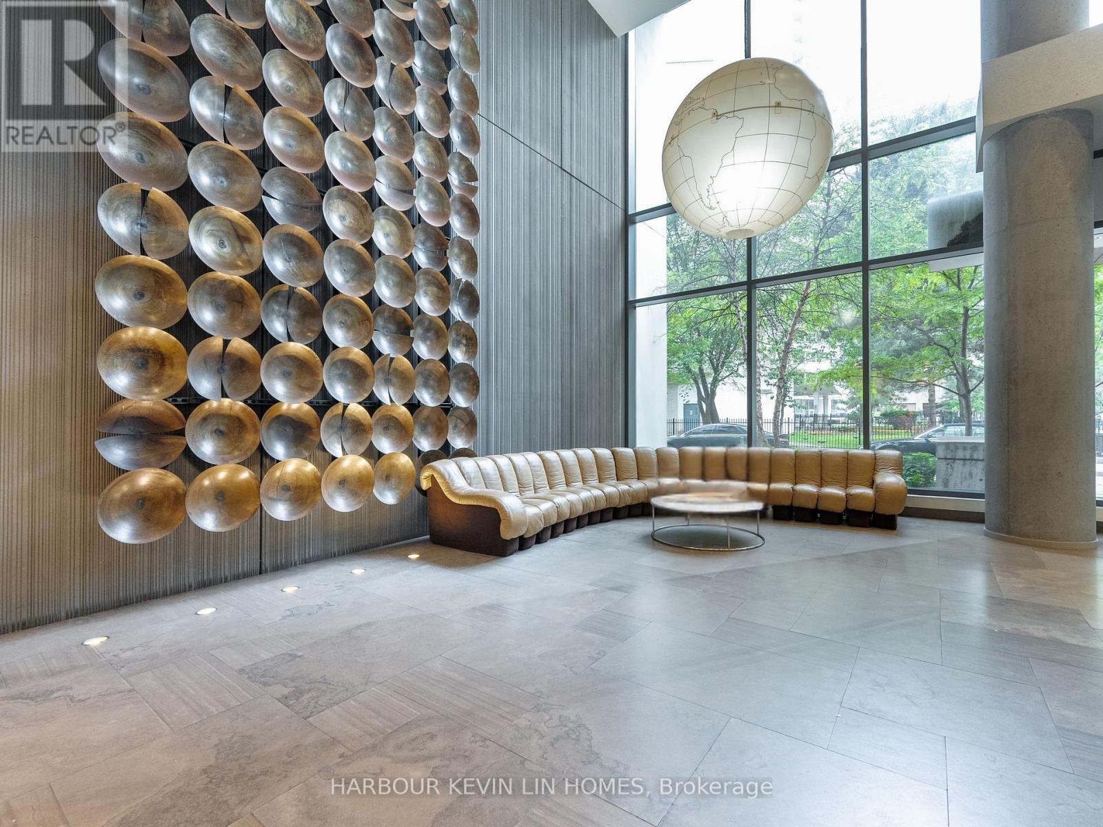 806 - 75 ST NICHOLAS STREET, Toronto, Ontario