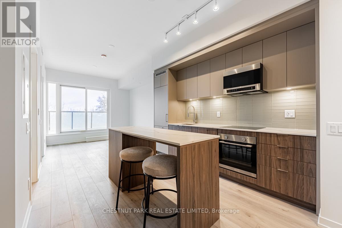863 ST. CLAIR AVENUE W, Toronto, Ontario