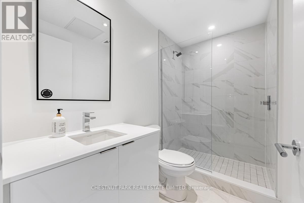 863 St. Clair Avenue W, Toronto, Ontario  M6C 0B2 - Photo 7 - C12211354