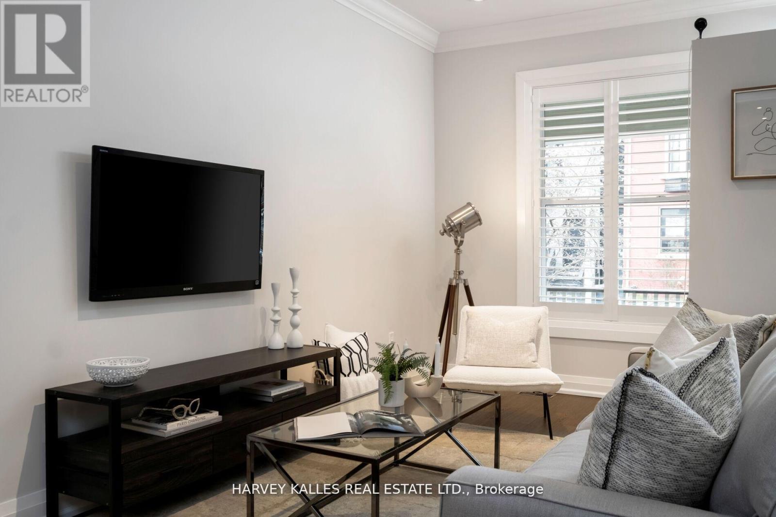 65 Tiverton Avenue, Toronto (South Riverdale), Ontario  M4M 2M1 - Photo 7 - E12211343