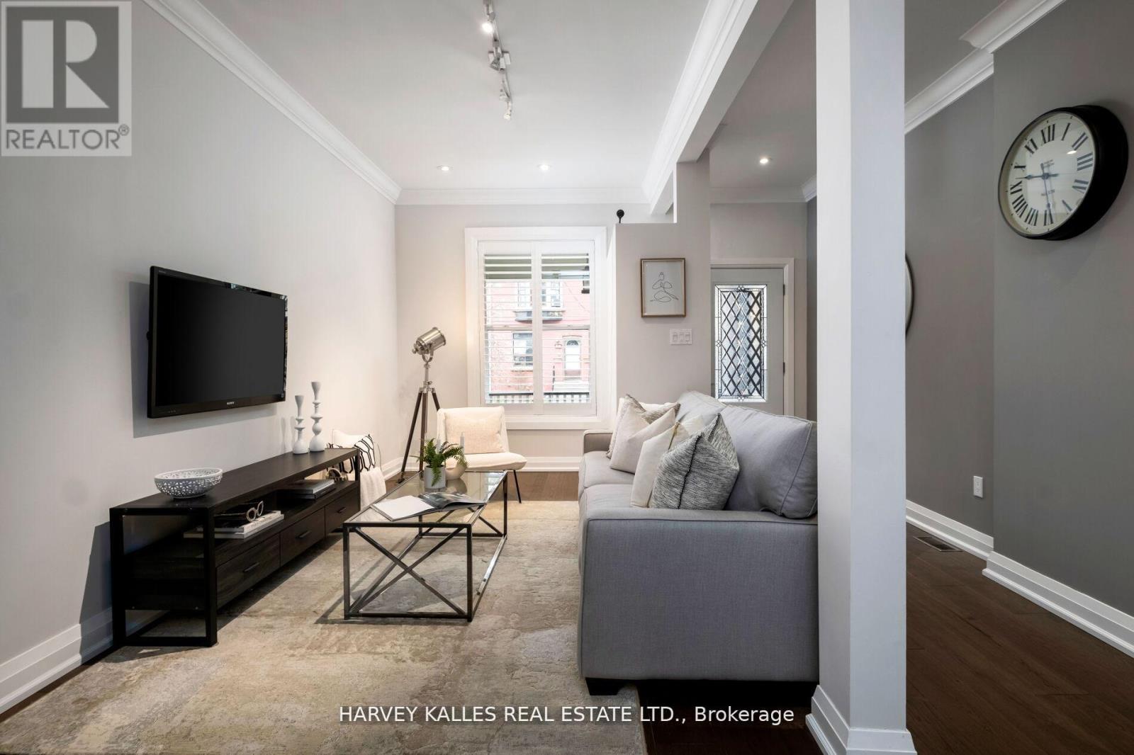 65 Tiverton Avenue, Toronto (South Riverdale), Ontario  M4M 2M1 - Photo 8 - E12211343