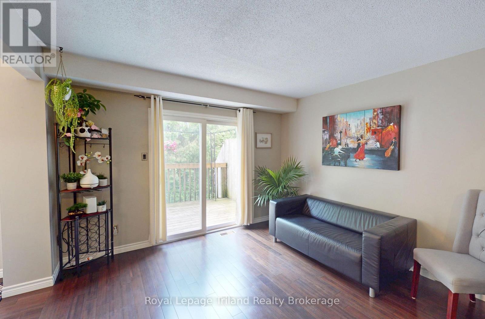 #4 - 179 Ferguson Drive, Woodstock, Ontario  N4V 1A5 - Photo 2 - X12211331