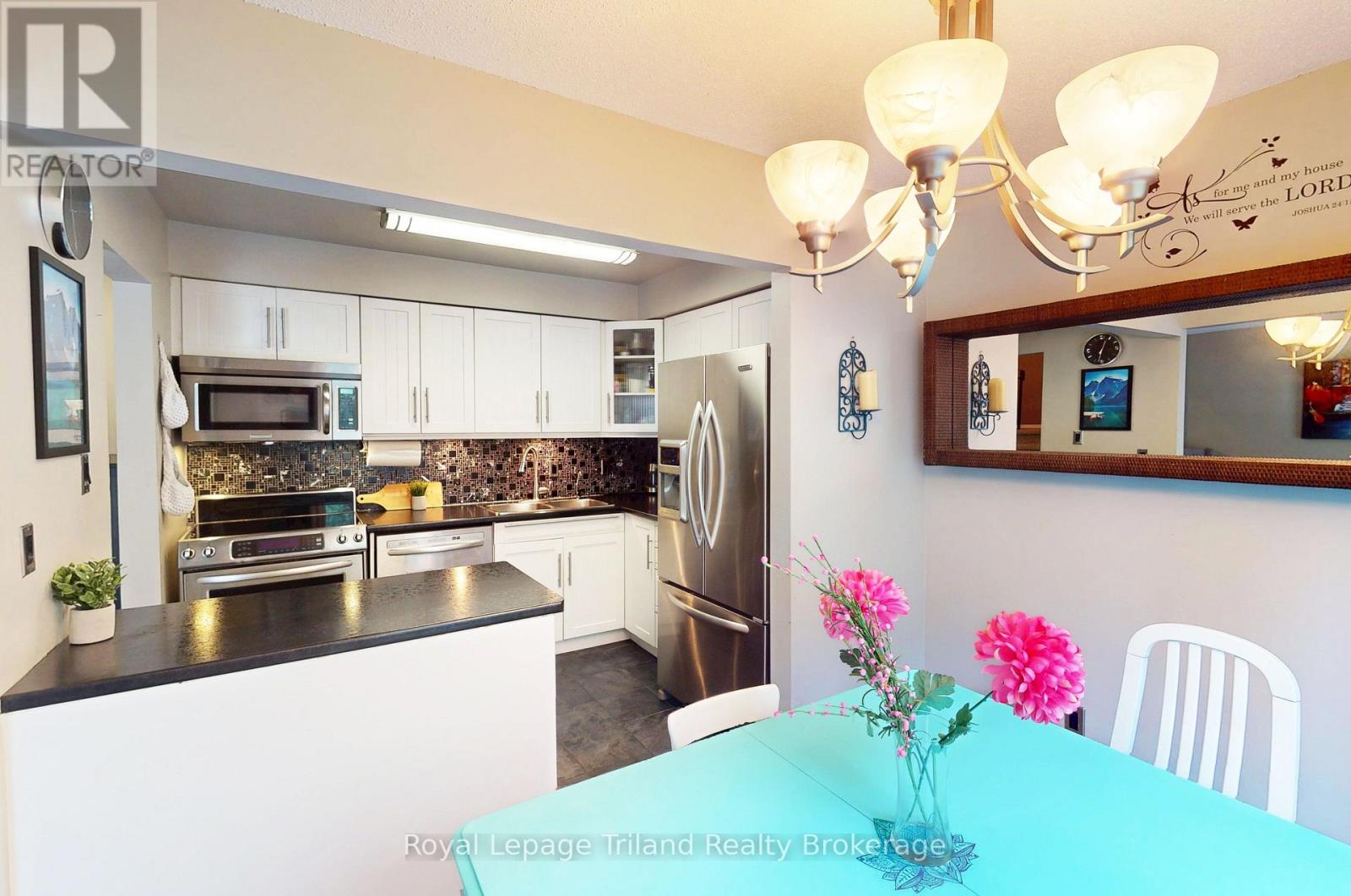 #4 - 179 Ferguson Drive, Woodstock, Ontario  N4V 1A5 - Photo 4 - X12211331