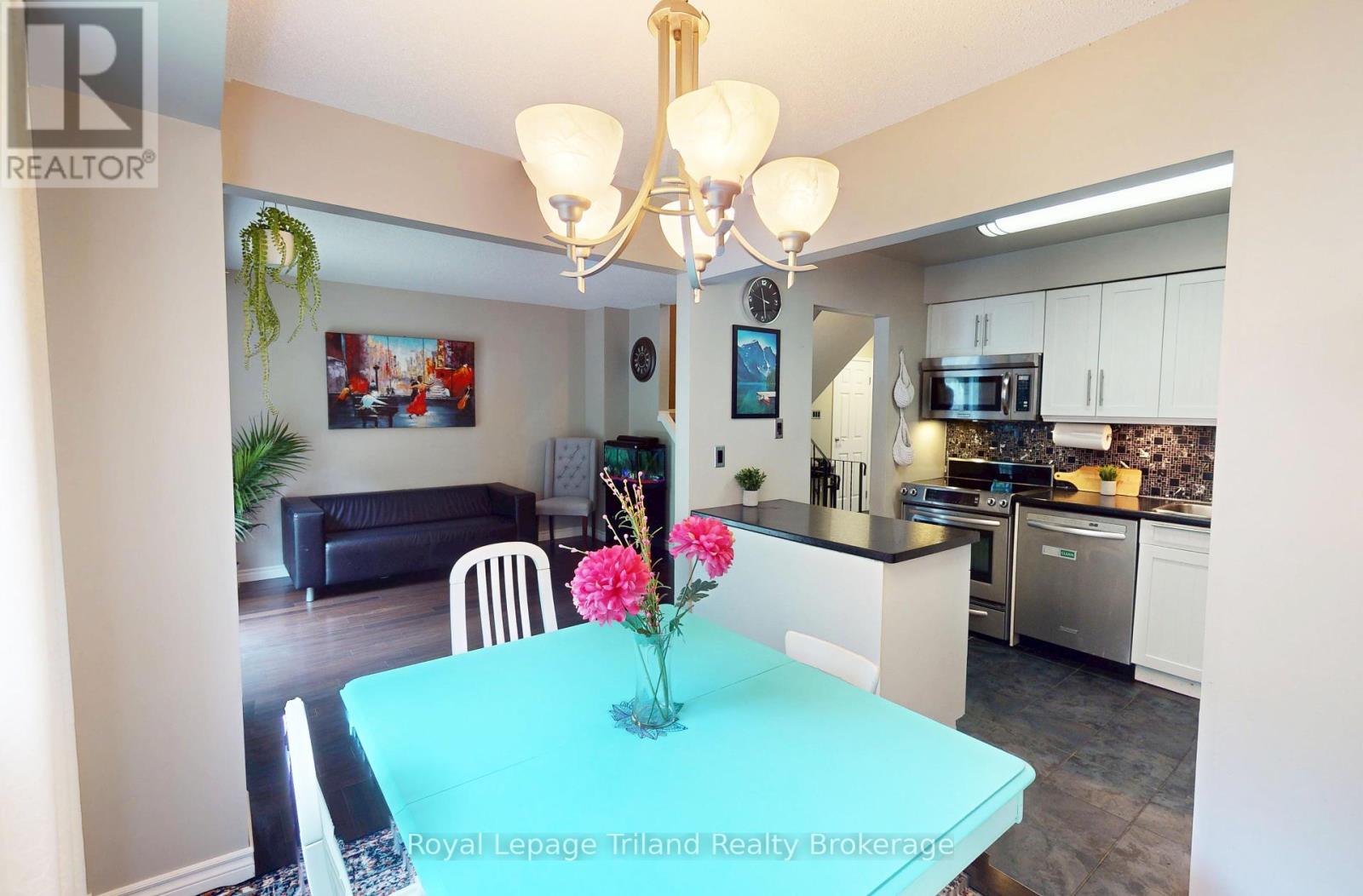 #4 - 179 Ferguson Drive, Woodstock, Ontario  N4V 1A5 - Photo 5 - X12211331