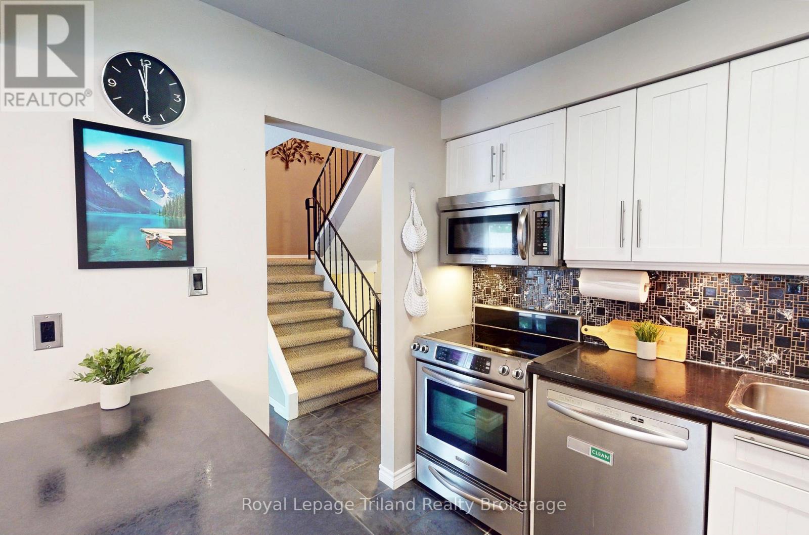 #4 - 179 Ferguson Drive, Woodstock, Ontario  N4V 1A5 - Photo 7 - X12211331