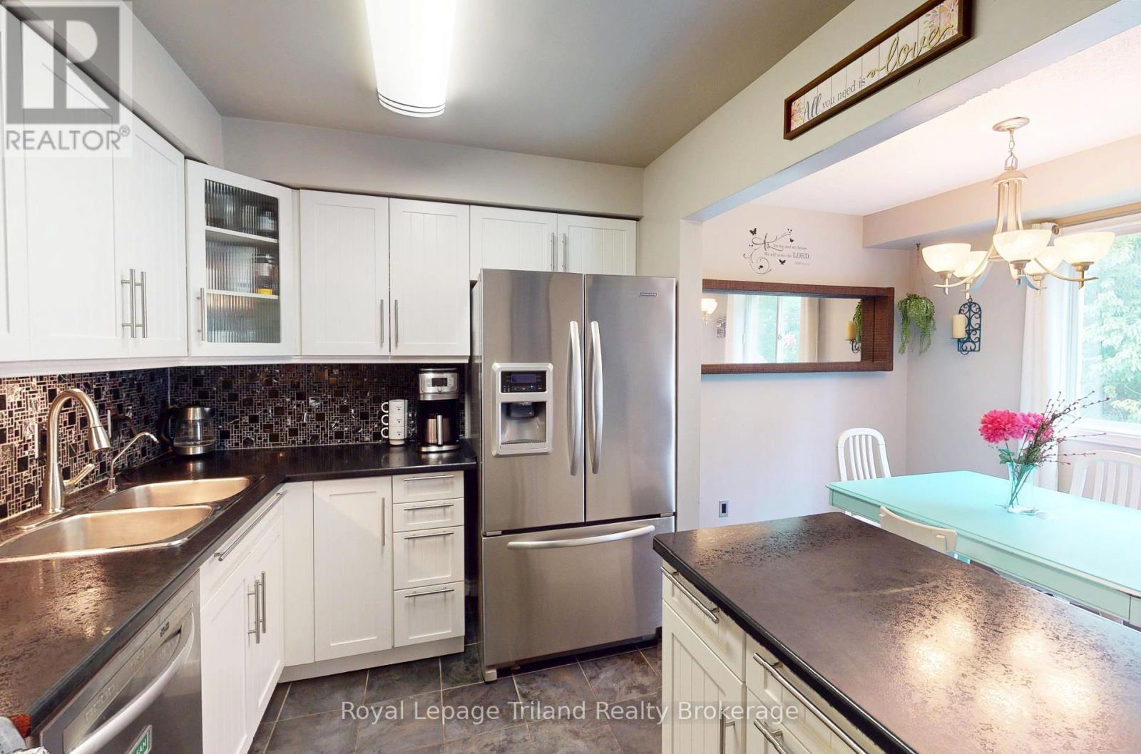 #4 - 179 Ferguson Drive, Woodstock, Ontario  N4V 1A5 - Photo 9 - X12211331