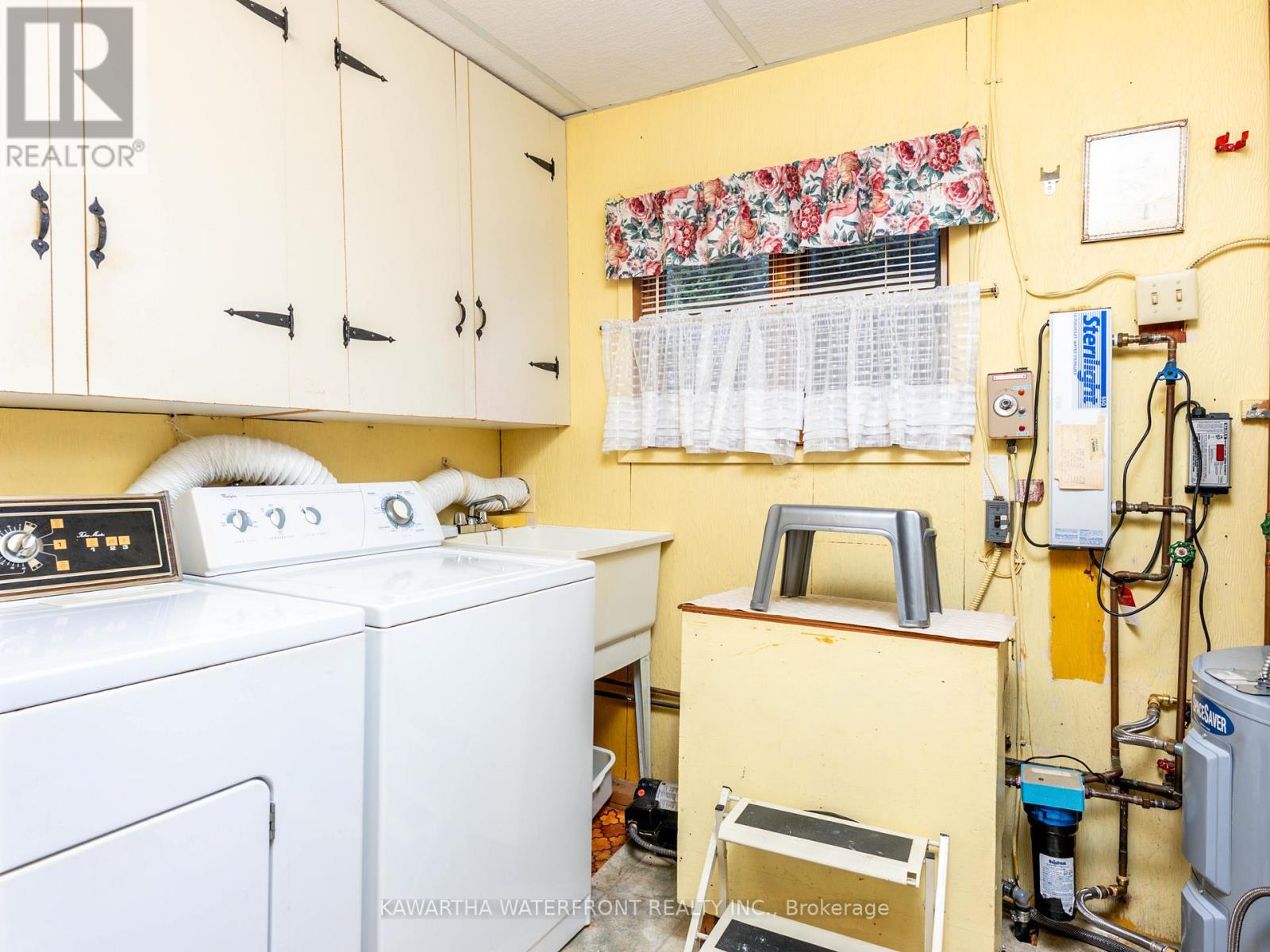 6 Oriole Road, Kawartha Lakes (Fenelon Falls), Ontario  K0M 1N0 - Photo 18 - X12211360