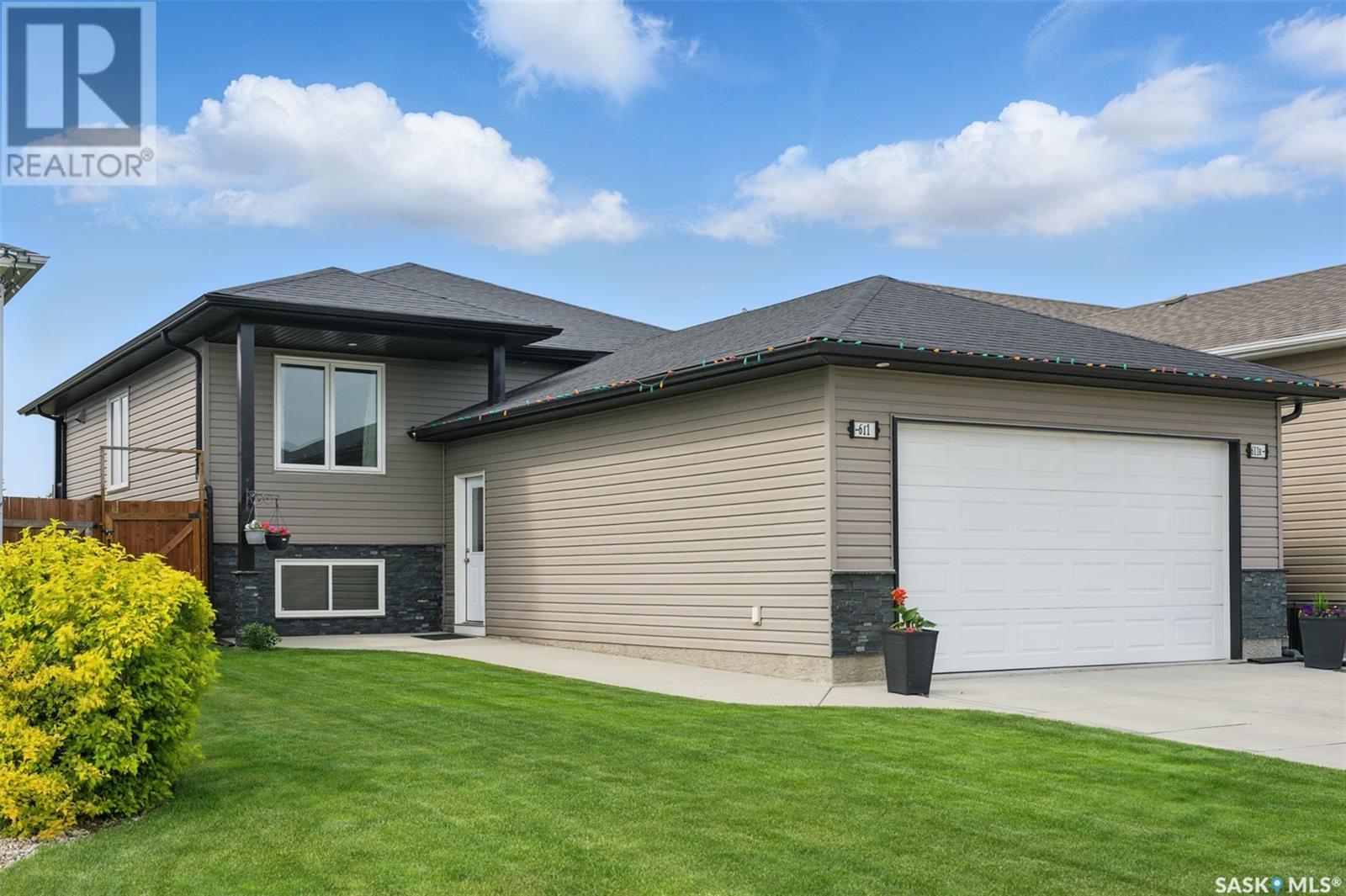 611 Kinloch Crescent, Saskatoon, Saskatchewan  S7M 5X2 - Photo 2 - SK009035