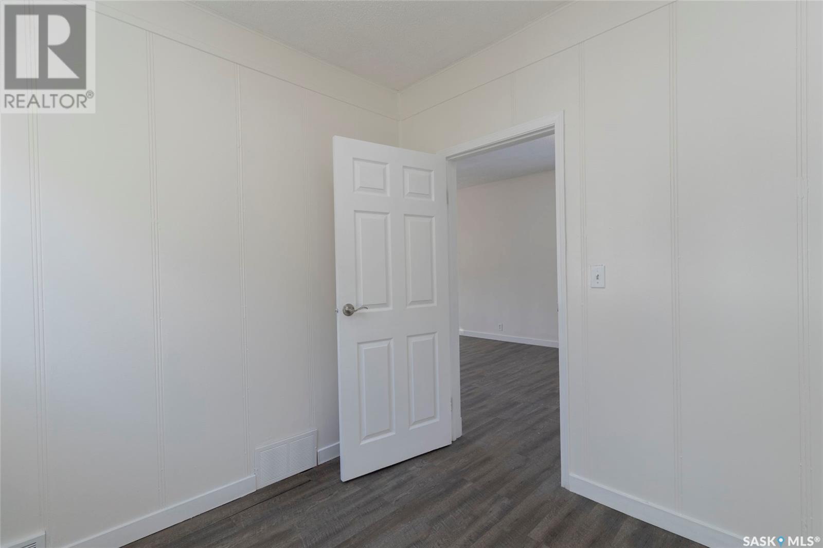 308 M Avenue N, Saskatoon, Saskatchewan  S7L 2S5 - Photo 8 - SK009033