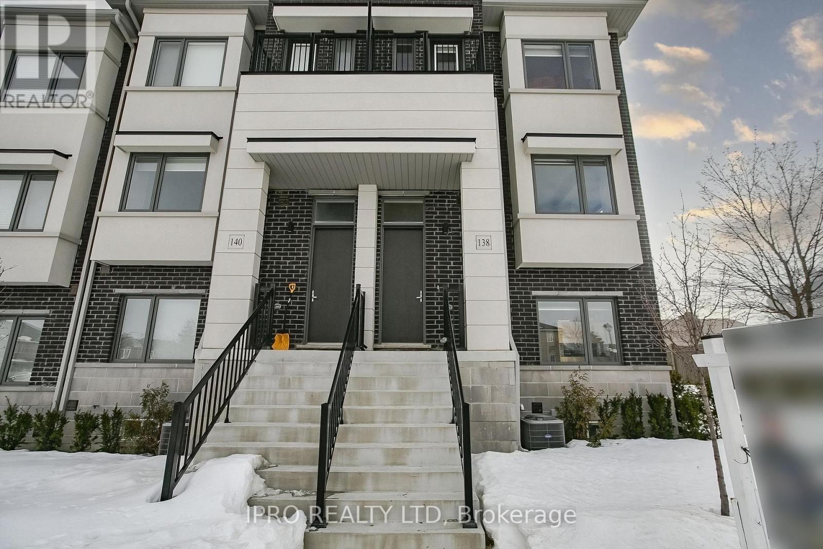 138 Landsbridge Street, Caledon, Ontario  L7E 2E1 - Photo 4 - W12211327