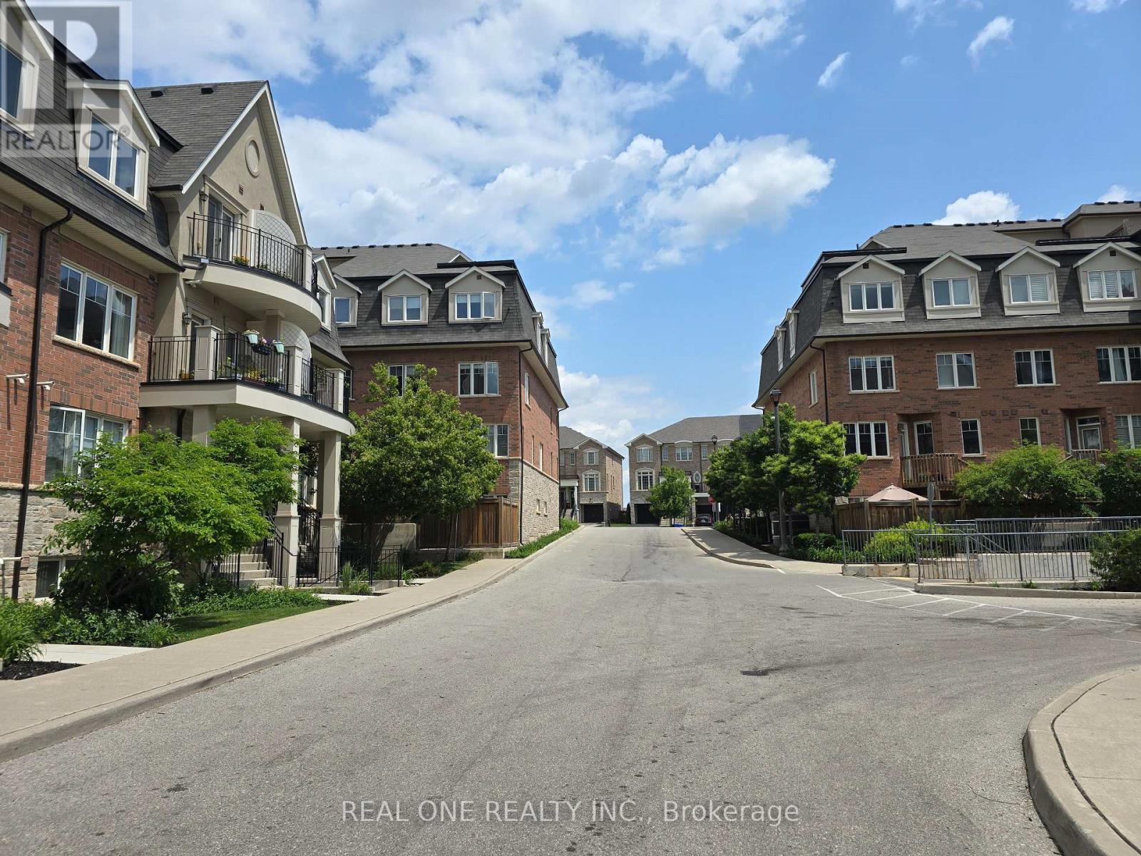 12-02 - 2420 BARONWOOD DR DRIVE, Oakville, Ontario