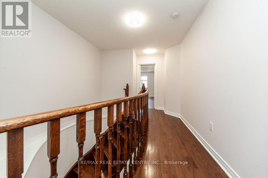 3317 Stoney Crescent, Mississauga, Ontario  L5M 0N6 - Photo 24 - W12211342