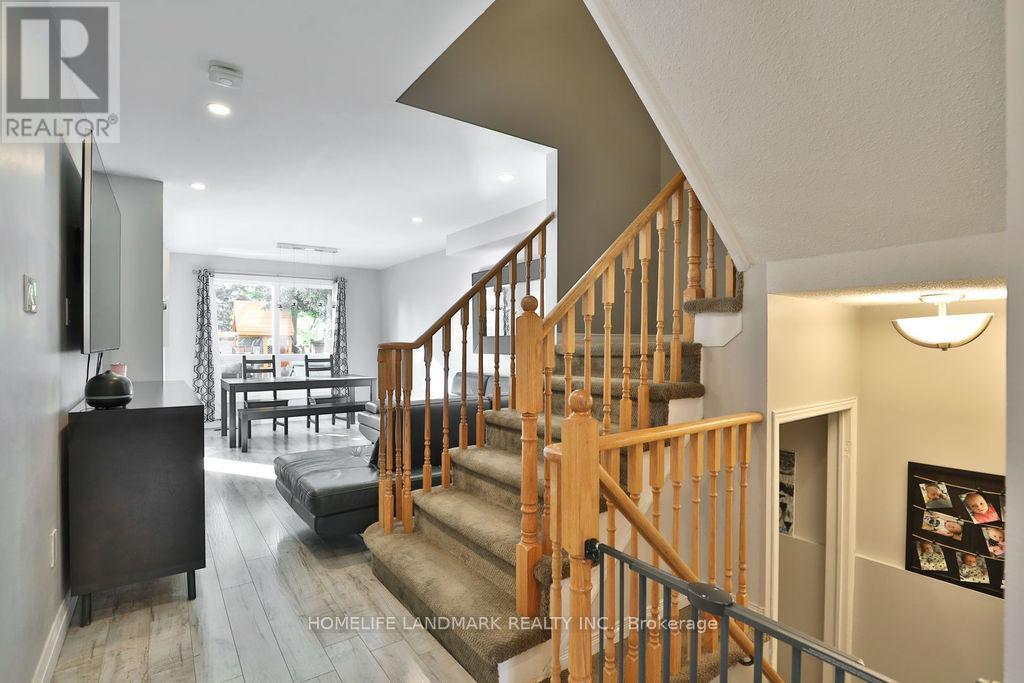 4484 Virtue Court, Burlington (Shoreacres), Ontario  L7L 6J9 - Photo 2 - W12211352