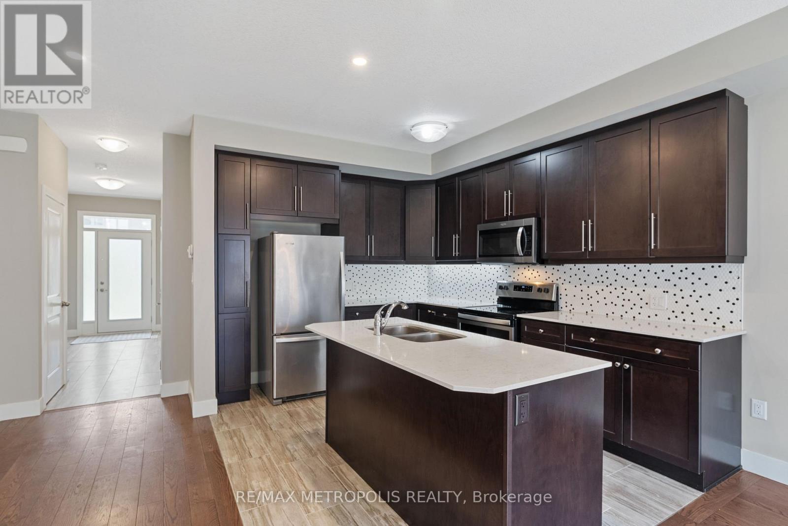 93 - 1960 Dalmagarry Road, London North (North E), Ontario  N6G 5B1 - Photo 12 - X12211335