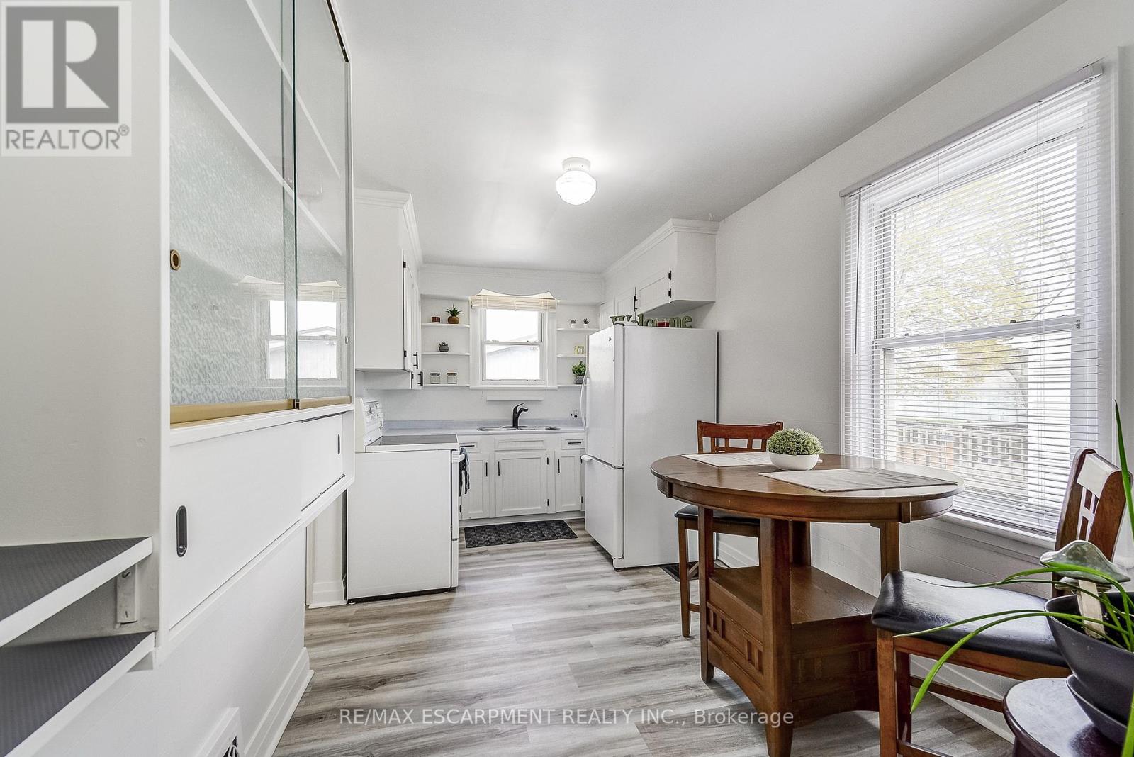 14 Walker Avenue, Hamilton, Ontario  L8G 1S6 - Photo 11 - X12211353