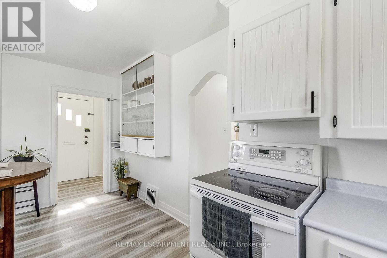 14 Walker Avenue, Hamilton, Ontario  L8G 1S6 - Photo 17 - X12211353