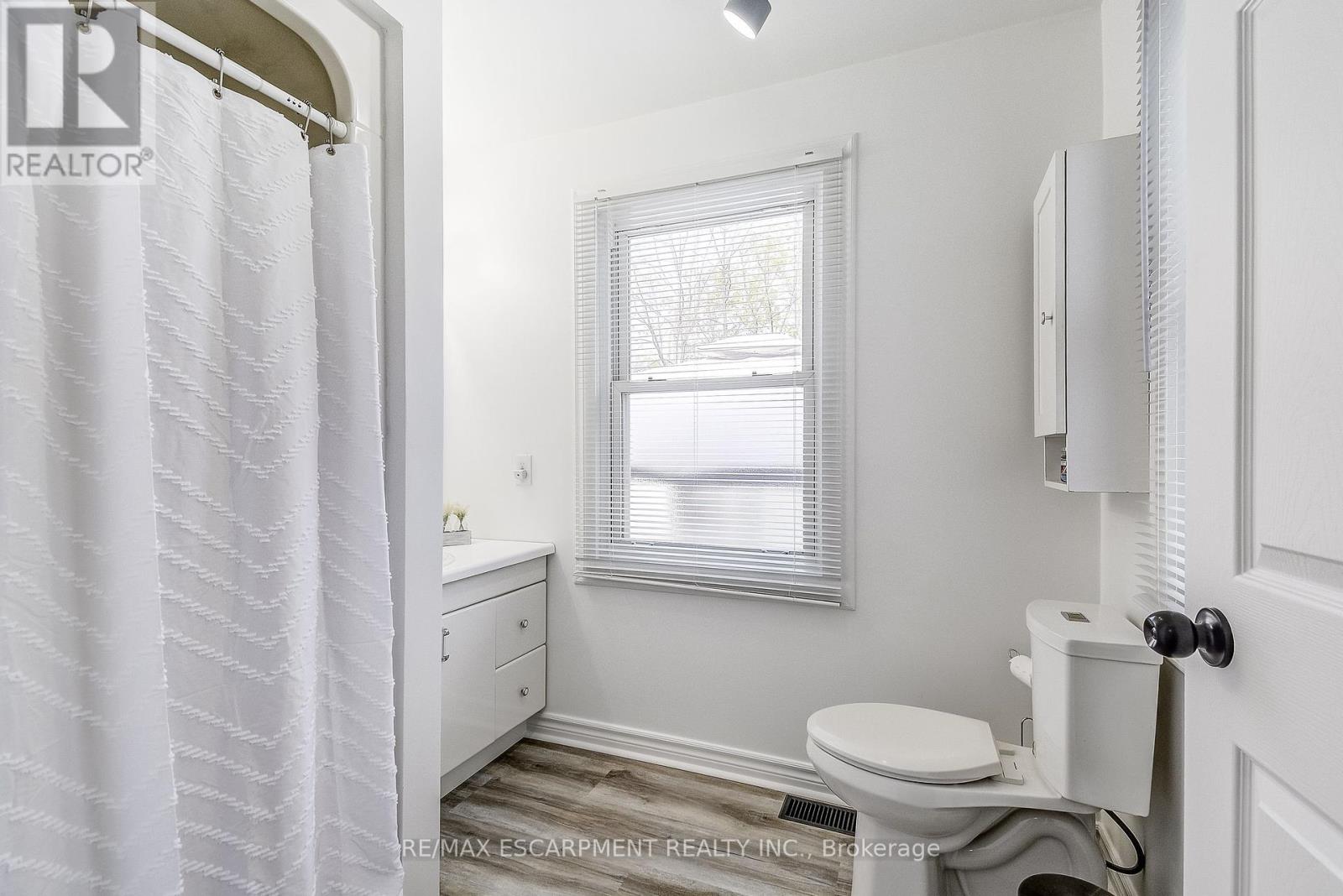 14 Walker Avenue, Hamilton, Ontario  L8G 1S6 - Photo 20 - X12211353