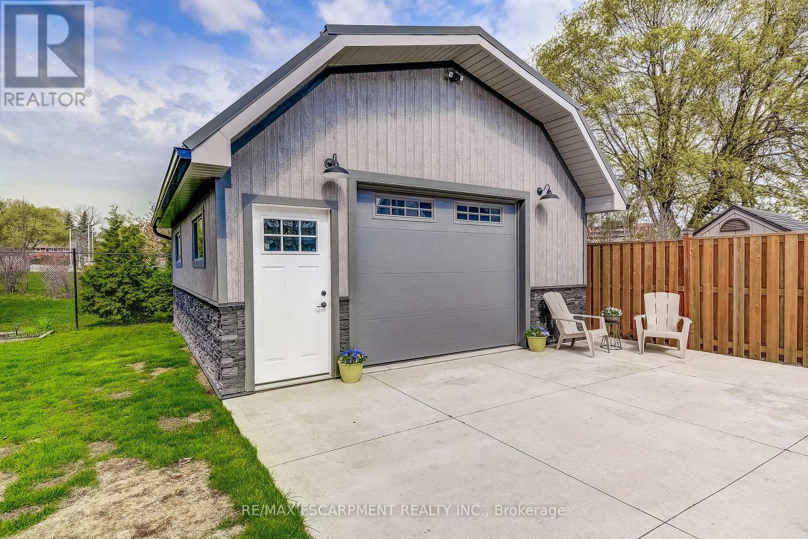 14 Walker Avenue, Hamilton, Ontario  L8G 1S6 - Photo 38 - X12211353