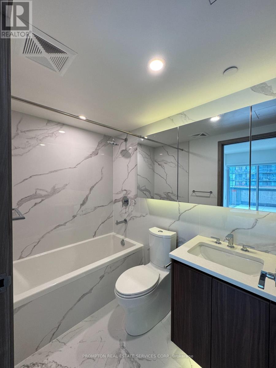 1501 - 3 Concord Cityplace Way, Toronto, Ontario  M5V 0X3 - Photo 13 - C12205633