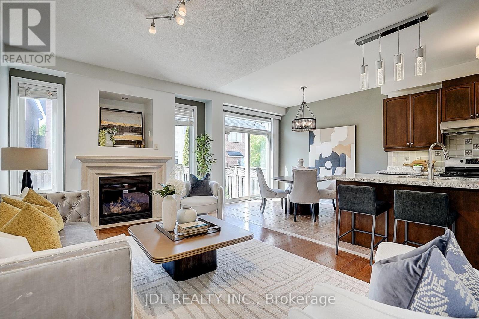 64 Pillar Rock Crescent, Markham, Ontario  L6C 3H4 - Photo 8 - N12182977