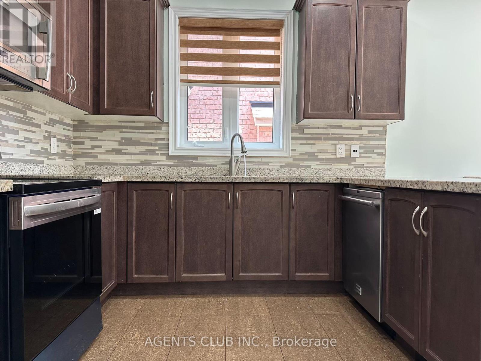 205 Via Toscana, Vaughan (Vellore Village), Ontario  L4H 0Z1 - Photo 13 - N12199637