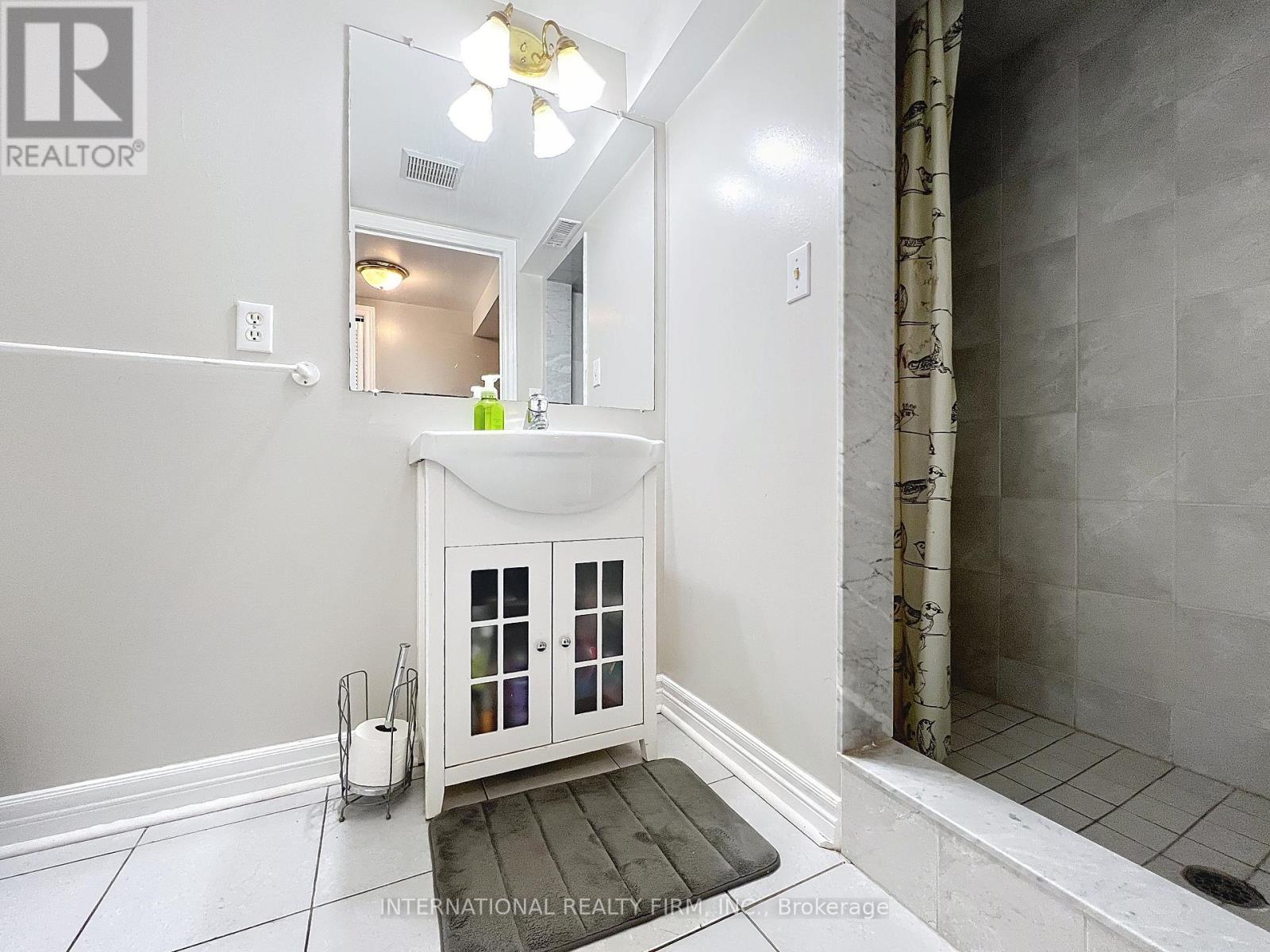 3602 Dunrankin Drive, Mississauga, Ontario  L4T 1V9 - Photo 33 - W12186993