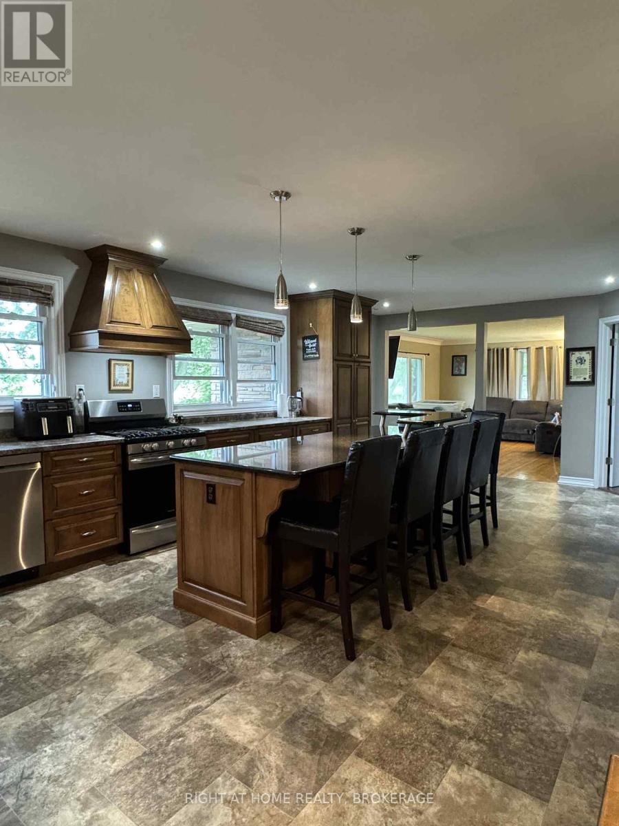 11191 Lakeshore Road, Wainfleet, Ontario  L3K 5V4 - Photo 8 - X12211122