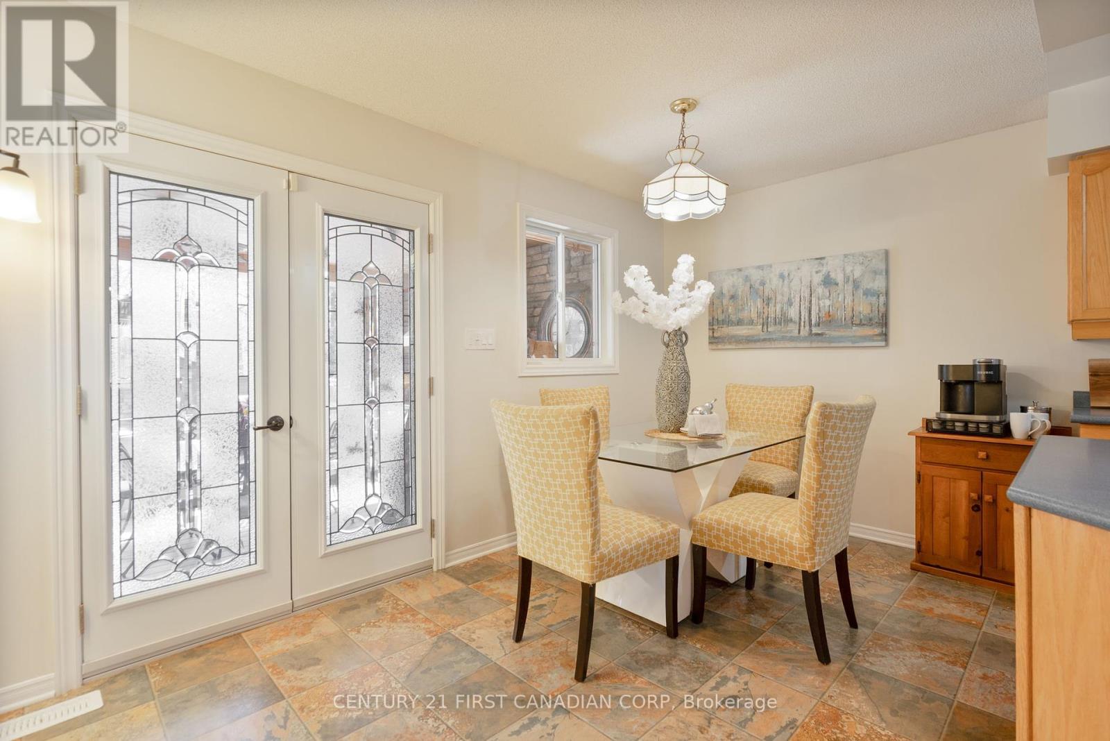 36 Juniper Crescent, Strathroy-Caradoc, Ontario  N7G 4G4 - Photo 10 - X12211364