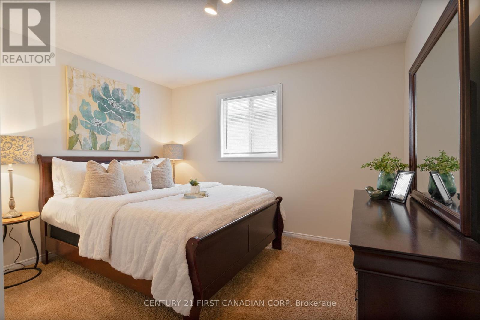 36 Juniper Crescent, Strathroy-Caradoc, Ontario  N7G 4G4 - Photo 11 - X12211364