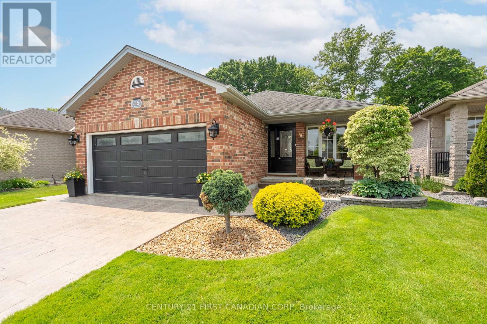 36 Juniper Crescent, Strathroy-Caradoc, Ontario  N7G 4G4 - Photo 2 - X12211364