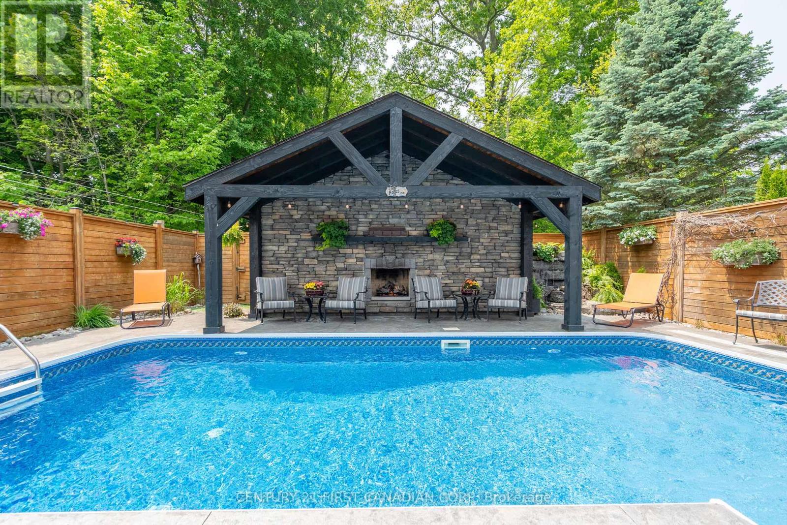 36 Juniper Crescent, Strathroy-Caradoc, Ontario  N7G 4G4 - Photo 32 - X12211364