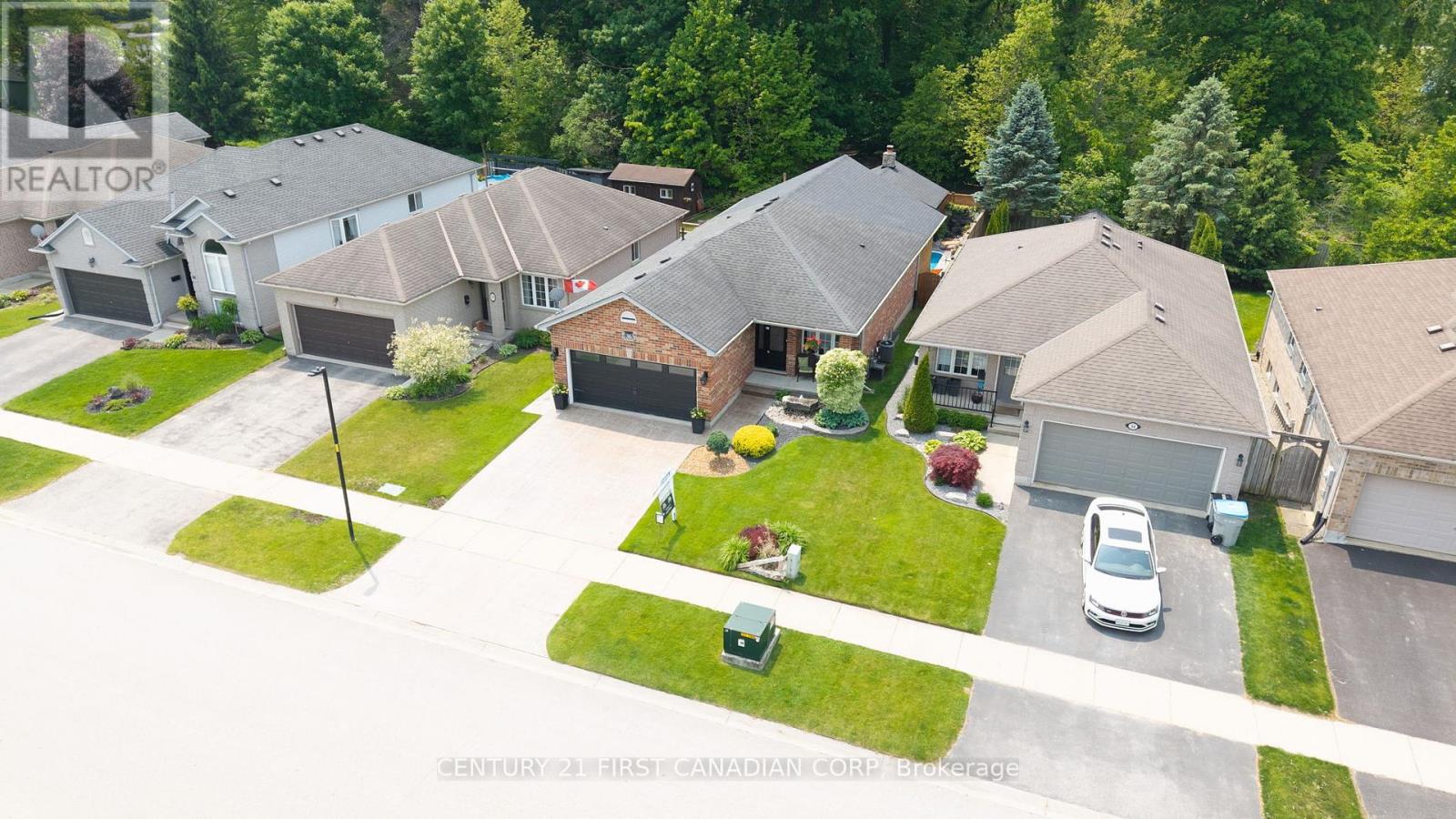36 Juniper Crescent, Strathroy-Caradoc, Ontario  N7G 4G4 - Photo 40 - X12211364