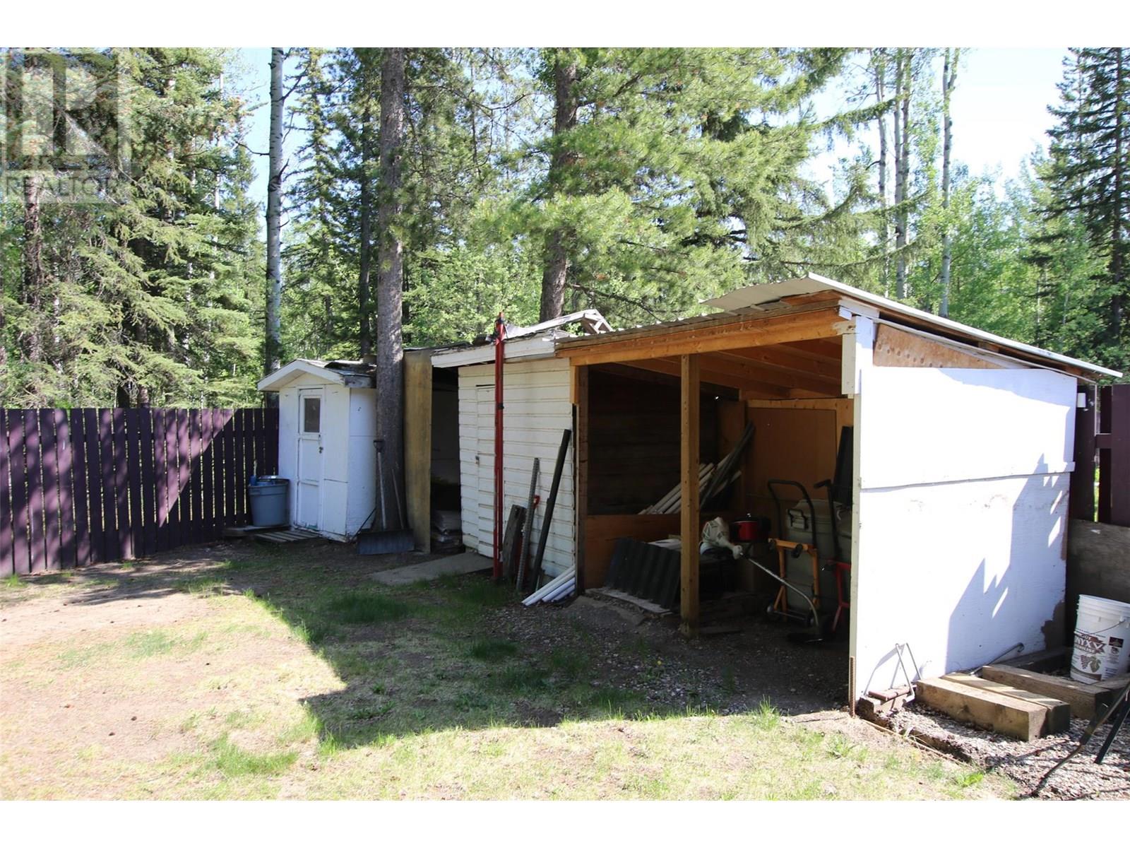 16 Pinewood Place, Tumbler Ridge, British Columbia  V0C 2W0 - Photo 6 - 10350686
