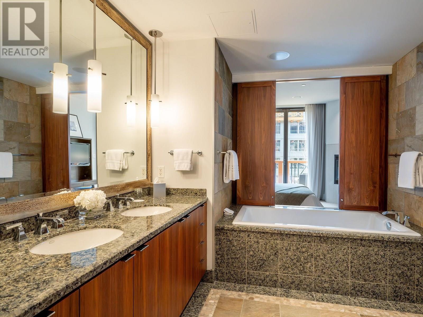 33 4617 Blackcomb Way, Whistler, British Columbia  V8E 0Y4 - Photo 25 - R3014052