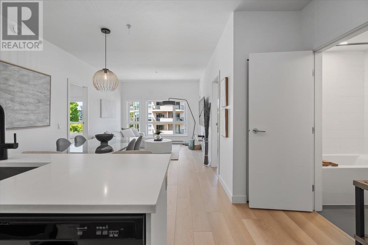 400 610 Brantford Street, New Westminster, British Columbia  V3M 1W7 - Photo 2 - R3014055