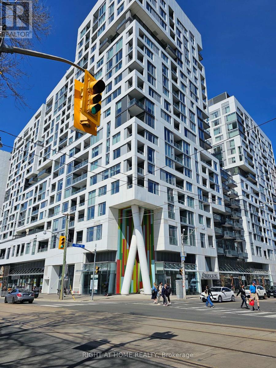 210 - 576 FRONT STREET W, Toronto, Ontario