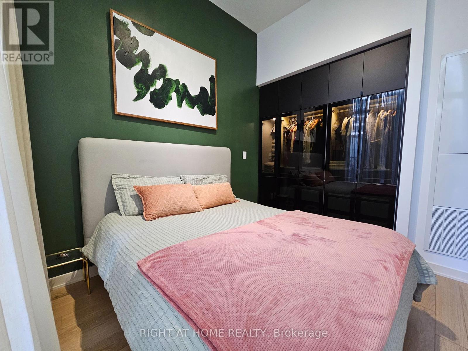 210 - 576 Front Street W, Toronto, Ontario  M5V 0P8 - Photo 10 - C12210585