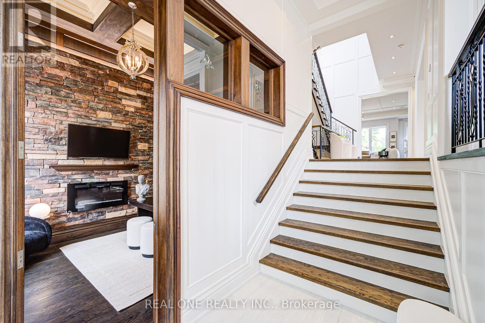 352 Byng Avenue, Toronto, Ontario  M2N 4L5 - Photo 5 - C12194021