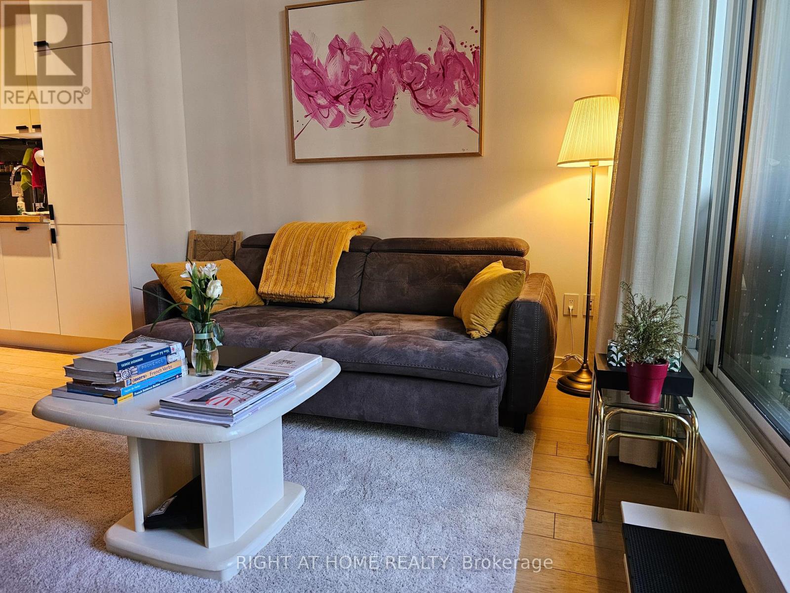 210 - 576 Front Street W, Toronto, Ontario  M5V 0P8 - Photo 13 - C12210585