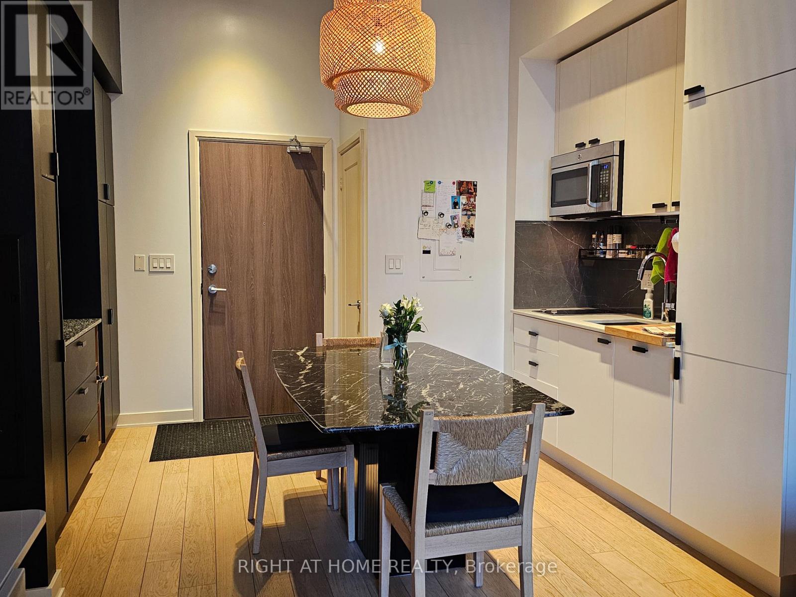 210 - 576 Front Street W, Toronto, Ontario  M5V 0P8 - Photo 25 - C12210585