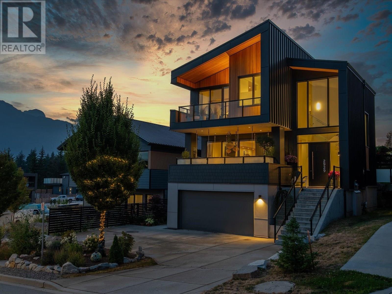 2929 SNOWBERRY PLACE, Squamish, British Columbia